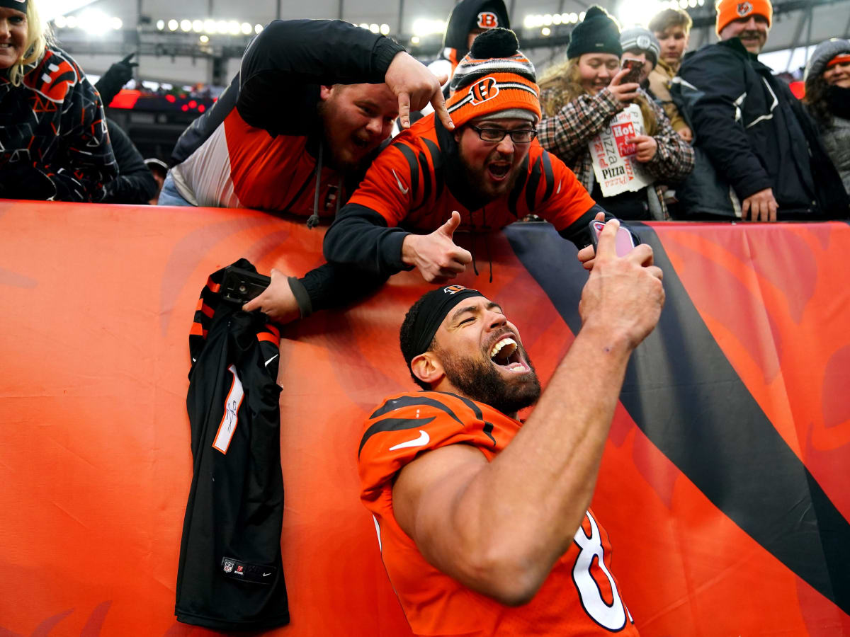 Cincinnati Bengals Thank C.J. Uzomah With Farewell Video - Sports