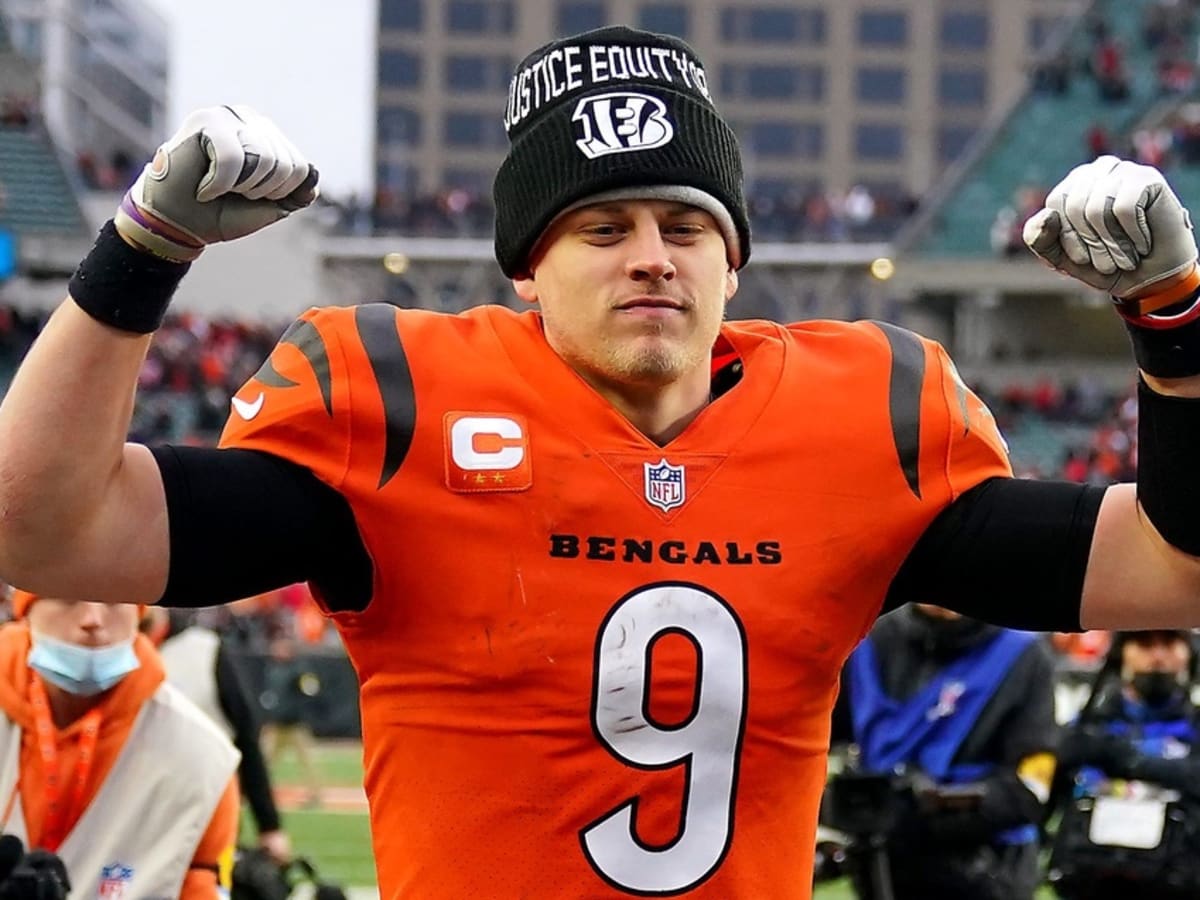 Bengals uncoincidentally announce Joe Burrow's record-setting deal during  Chiefs' opening game