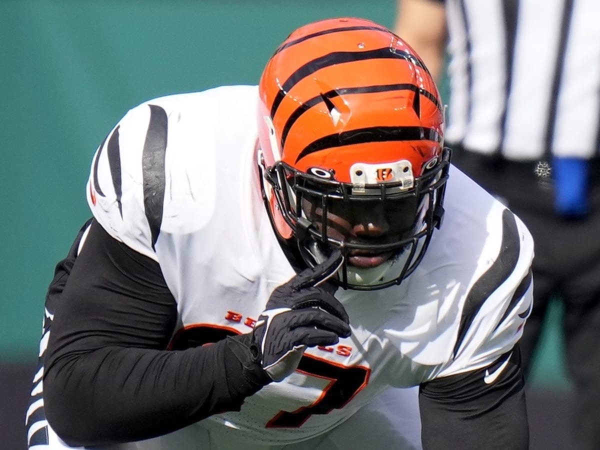 Bengals should re-sign Quinton Spain to add left guard competition