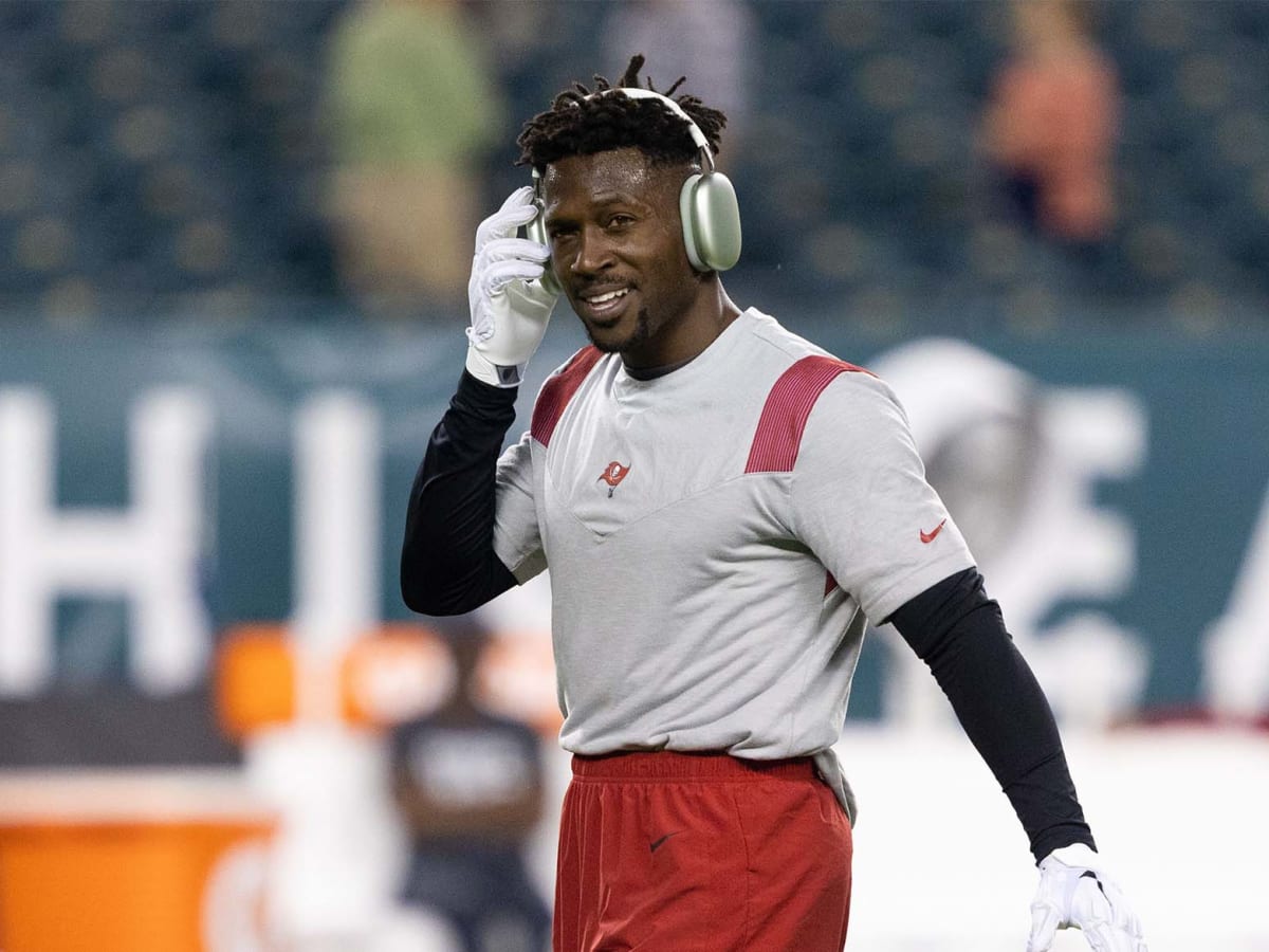 As Bucs players return, Antonio Brown is noticeably absent - Bucs Nation