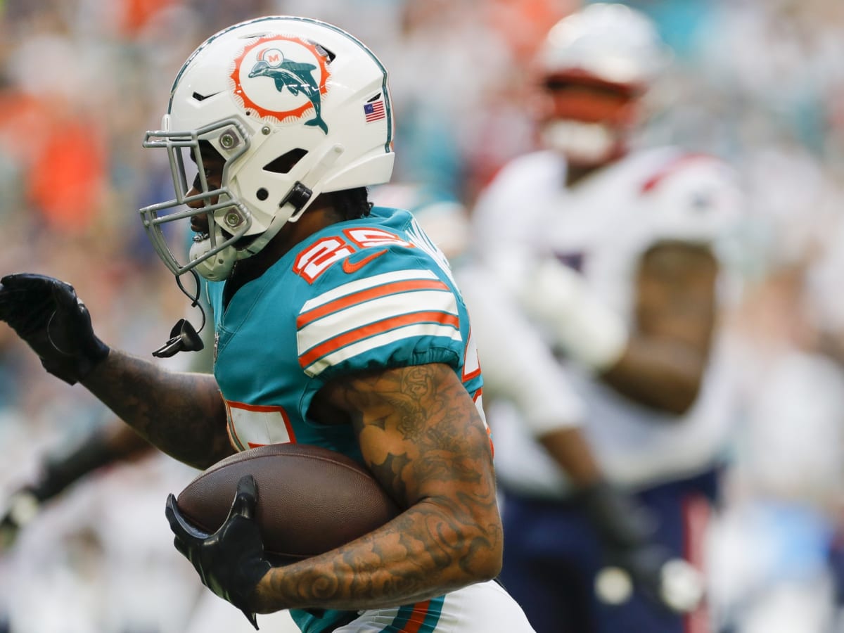 IRVINE, CALIFORNIA - 24 JUNE 2021: Football Helmets of the Miami Dolphins  Vs New England Patriots, Week One Opponents in the NFL Editorial Image -  Image of football, mini: 226568635