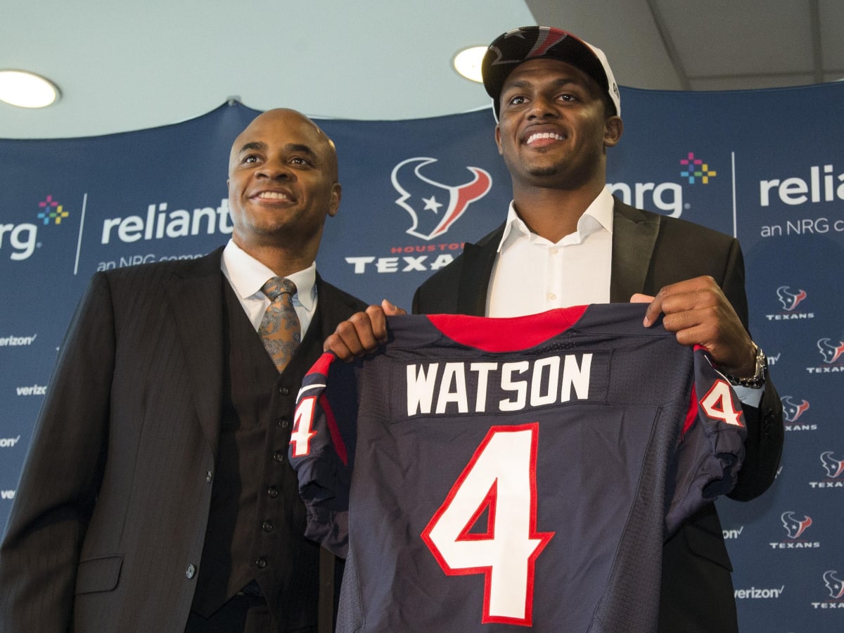 TEXANS TAKE ON BEARS AT RELIANT