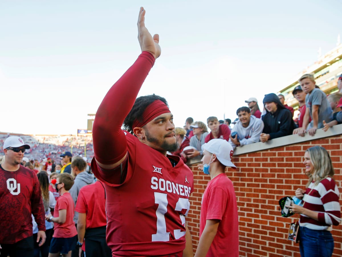 USC QB Caleb Williams uses NIL rights for LA Dodgers bobblehead giveaway