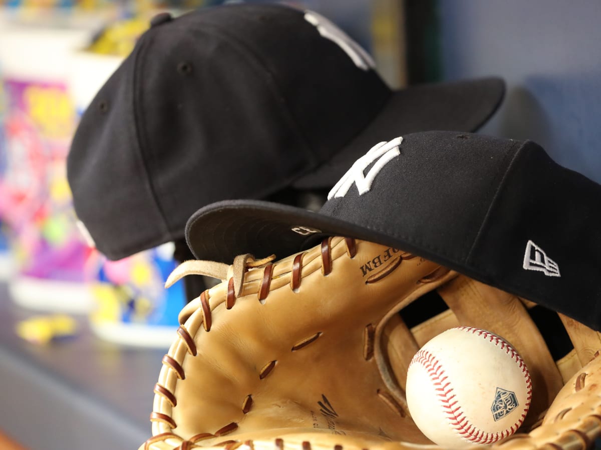 eend cowboy scherm Fans rip New Era line of dueling MLB hats featuring Yankees - Sports  Illustrated