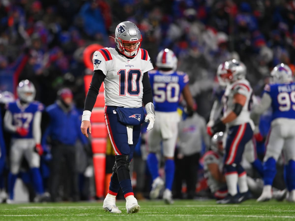 Bills pound Patriots 47-17 in playoffs