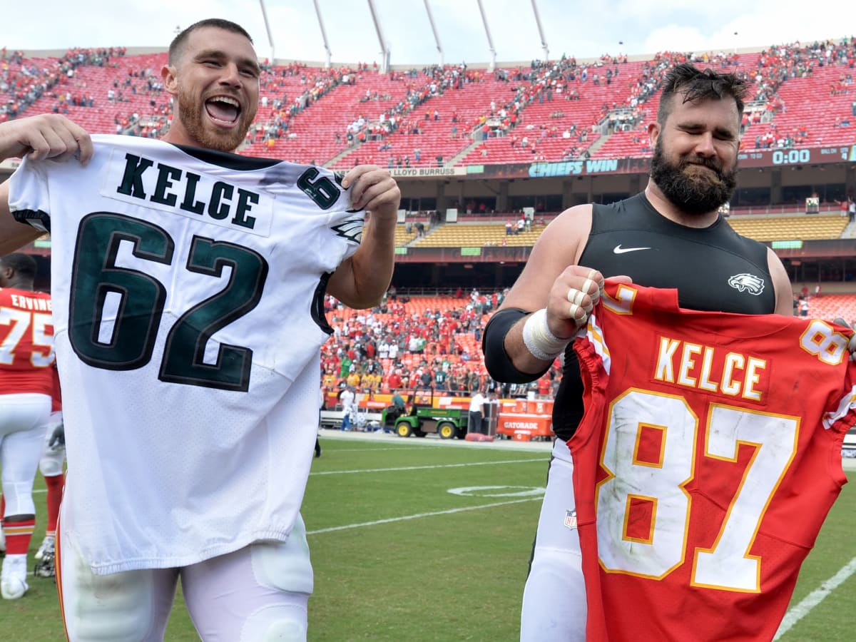 Travis Kelce emotional speaking about brother at Super Bowl - Los Angeles  Times