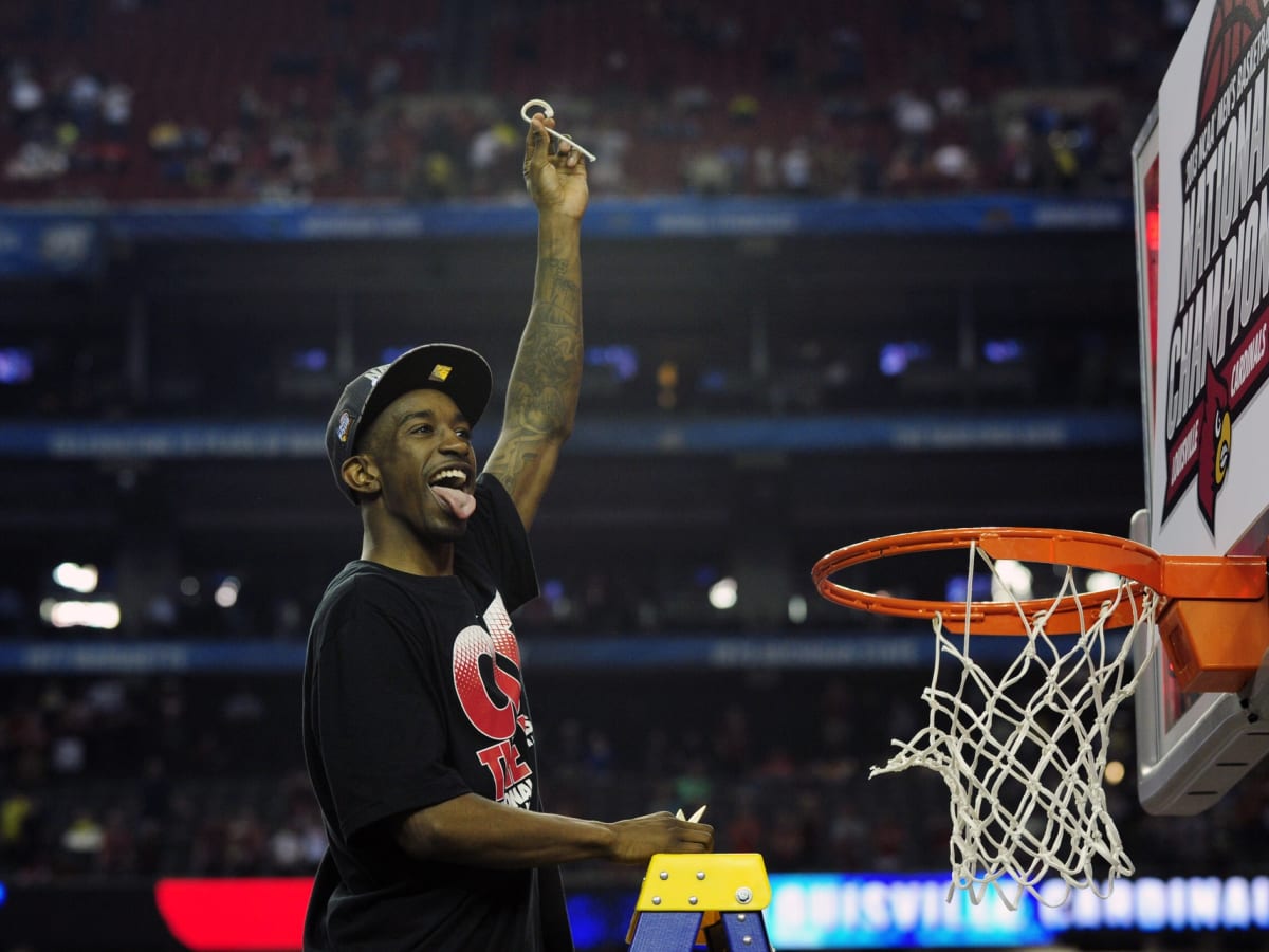 Louisville Men's Basketball to Retire Russ Smith's No. 2 Jersey - Sports  Illustrated Louisville Cardinals News, Analysis and More