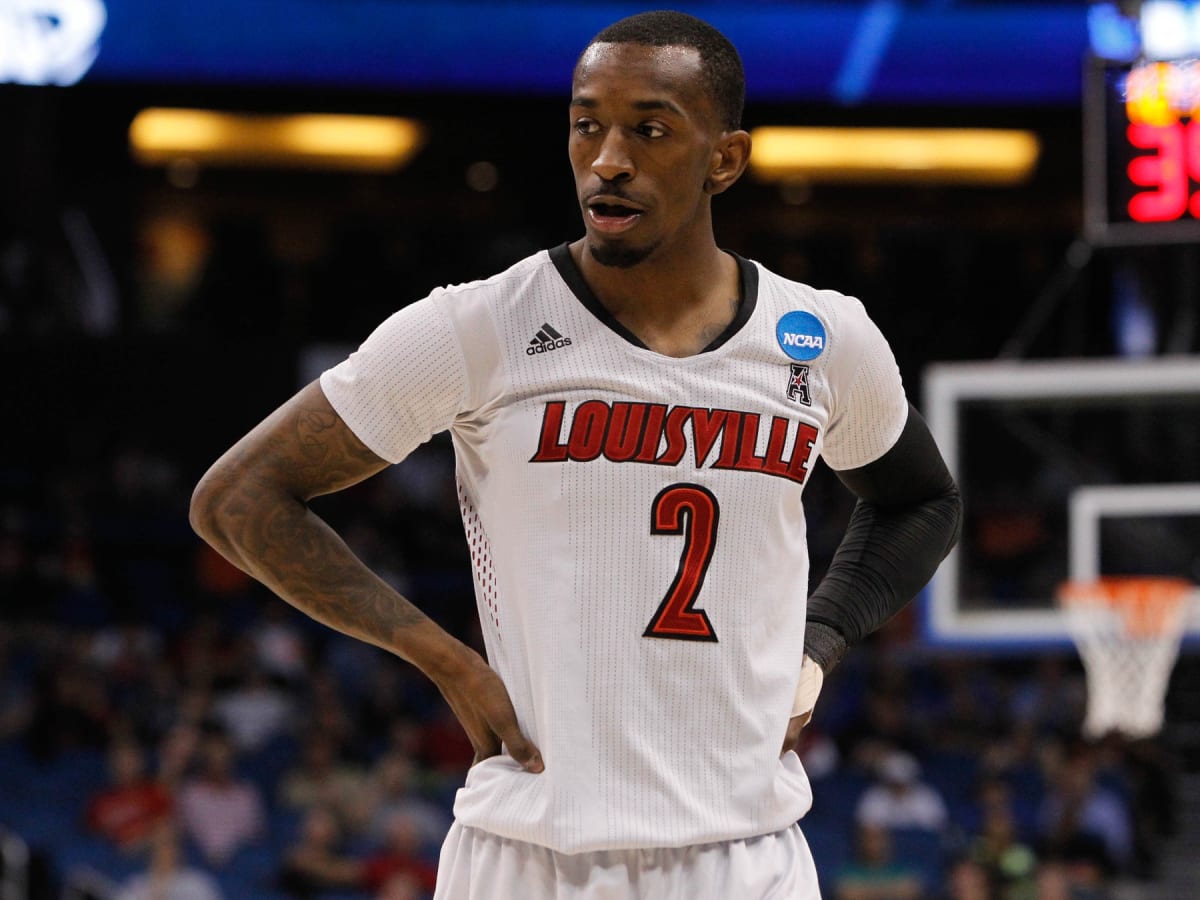 Watch: Russ Smith Gets His No. 2 Jersey Retired - Sports Illustrated  Louisville Cardinals News, Analysis and More