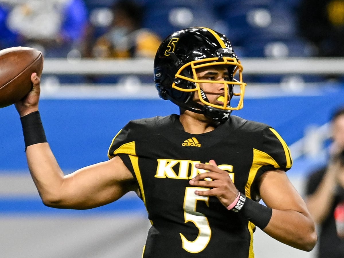 The latest on Dante Moore and other elite QBs in 2023 college