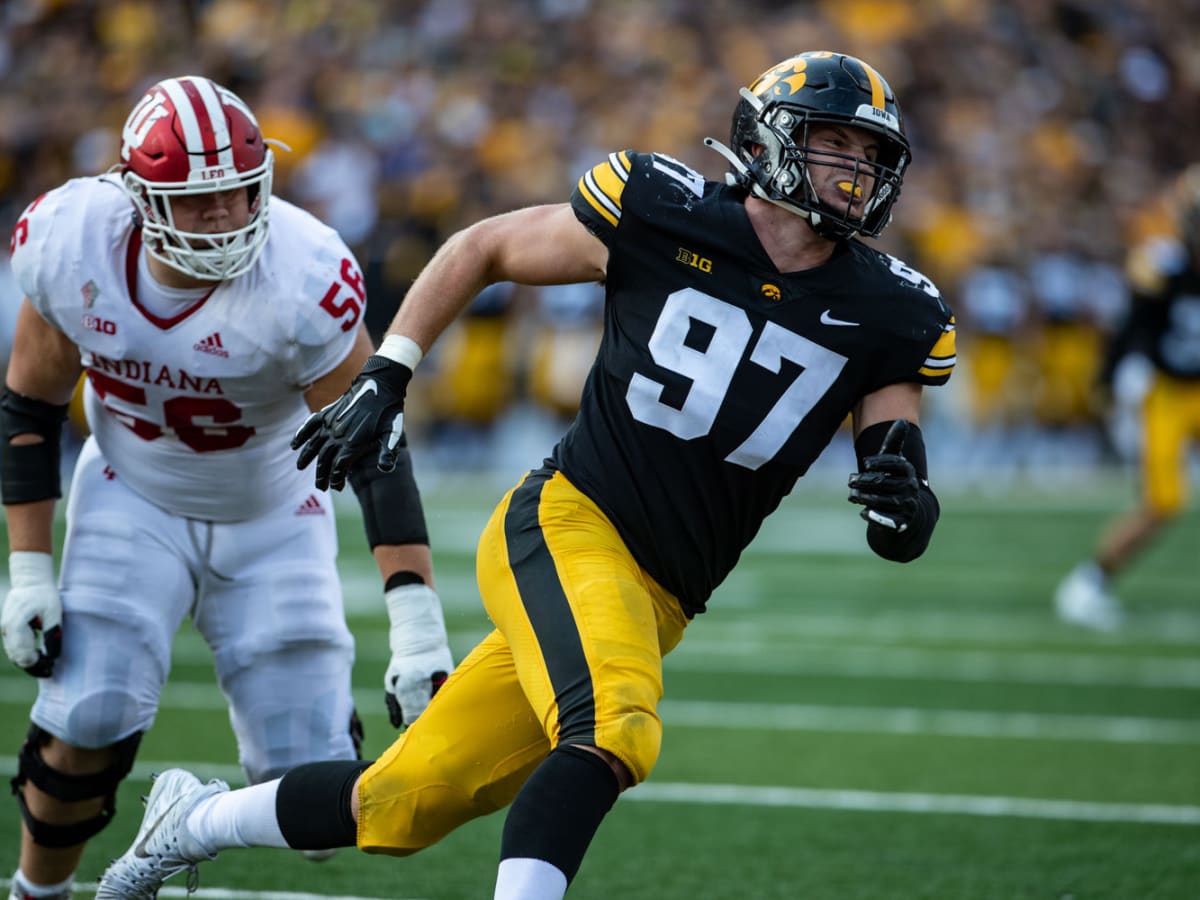 How To Watch: 2022 College Football National Championship Game - Visit NFL  Draft on Sports Illustrated, the latest news coverage, with rankings for  NFL Draft prospects, College Football, Dynasty and Devy Fantasy Football.
