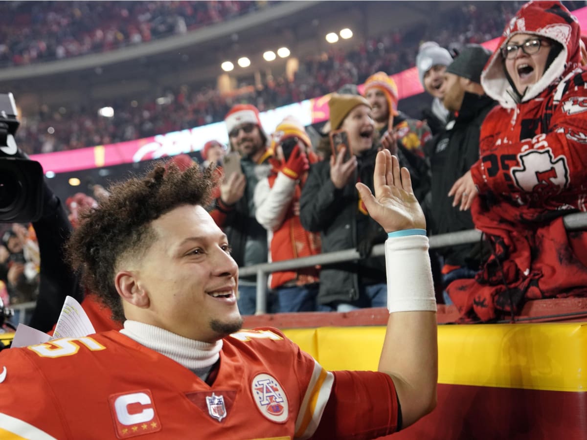 Kansas City Chiefs fans donate to Buffalo children's hospital