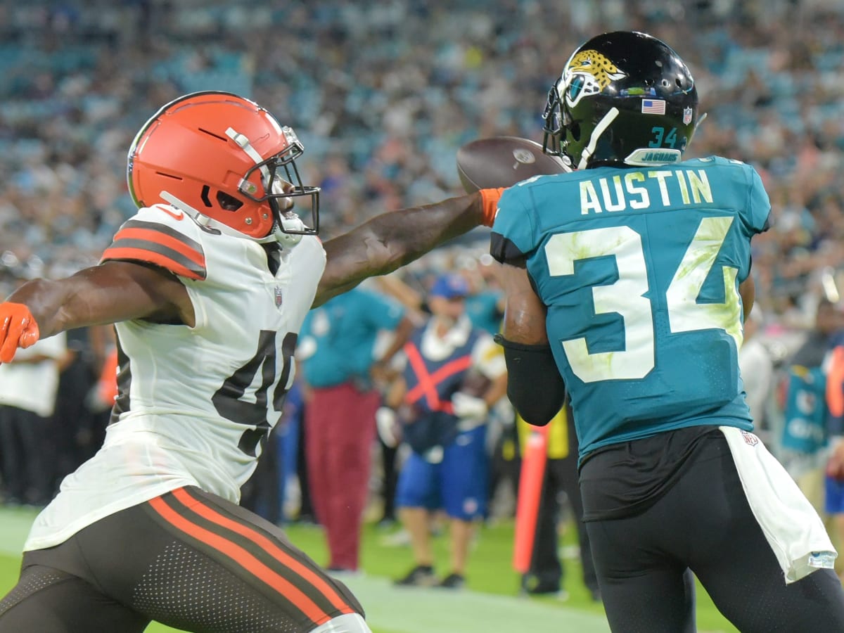 Green Bay Packers cornerback Kiondre Thomas (43) gets set on defense during  an NFL pre-season football game against the Kansas City Chiefs Thursday,  Aug. 25, 2022, in Kansas City, Mo. (AP Photo/Peter