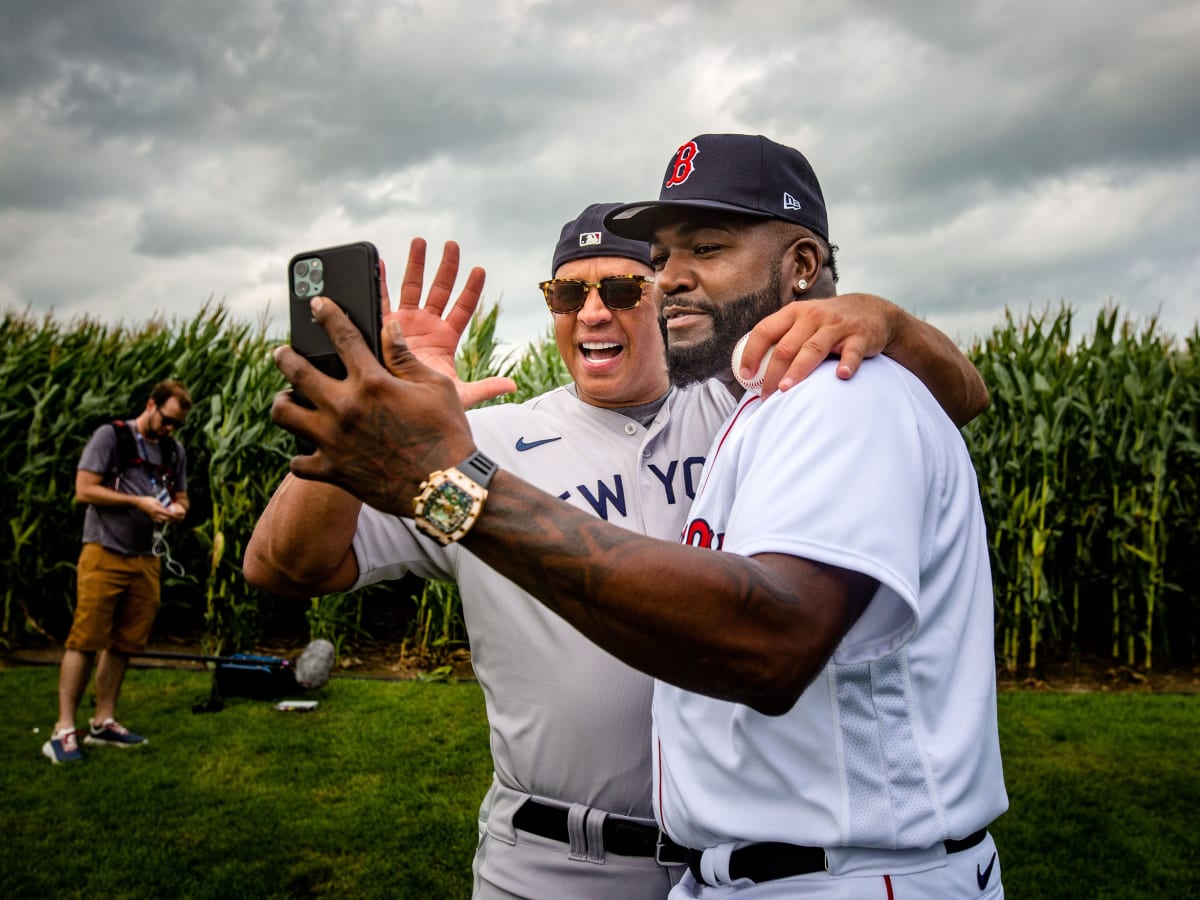 Alex Rodriguez tried to put a Yankees jacket on David Ortiz. It didn't go  so well.