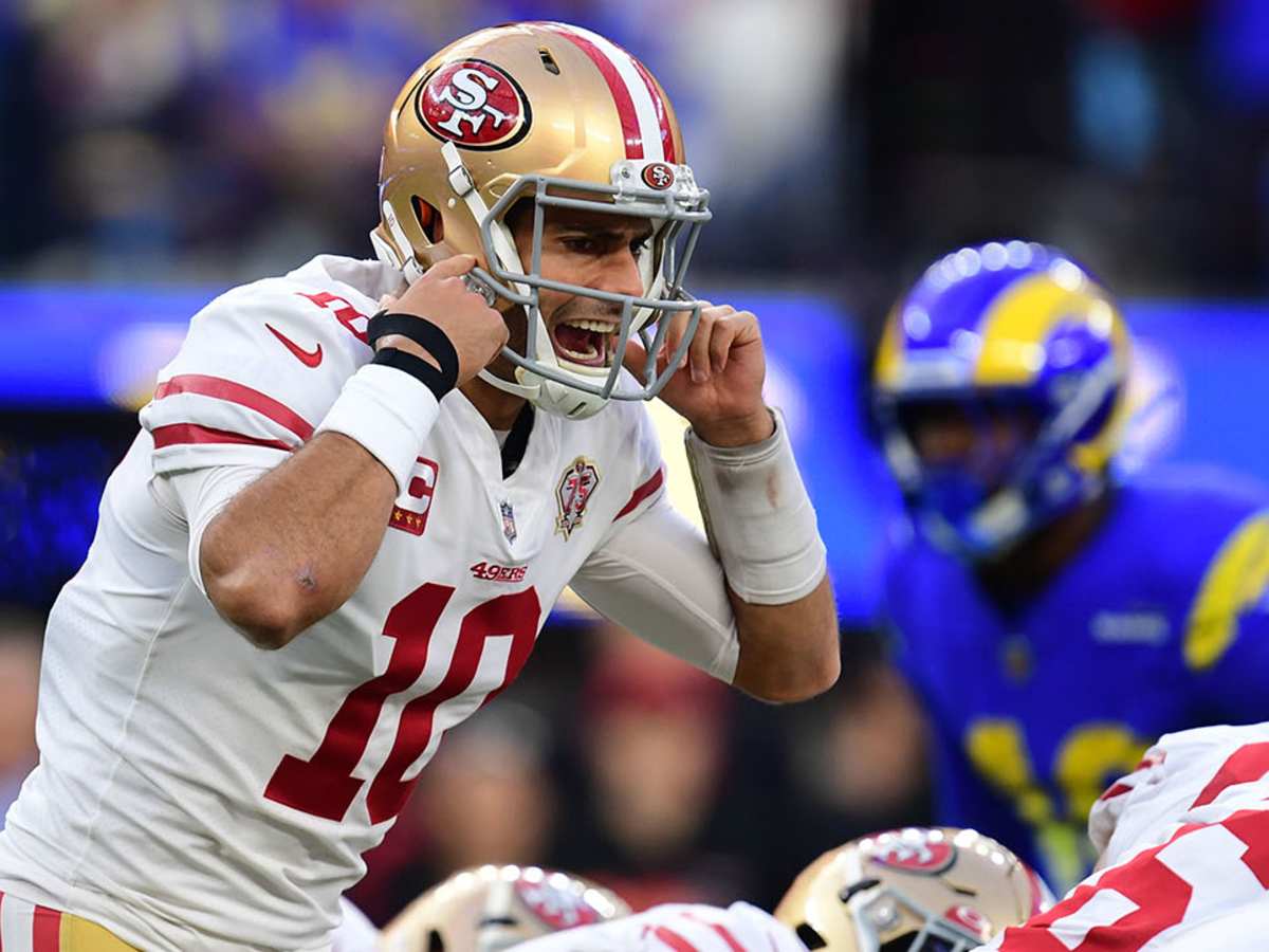 49ers QB Jimmy Garoppolo tests sore thumb that still 'hurts'