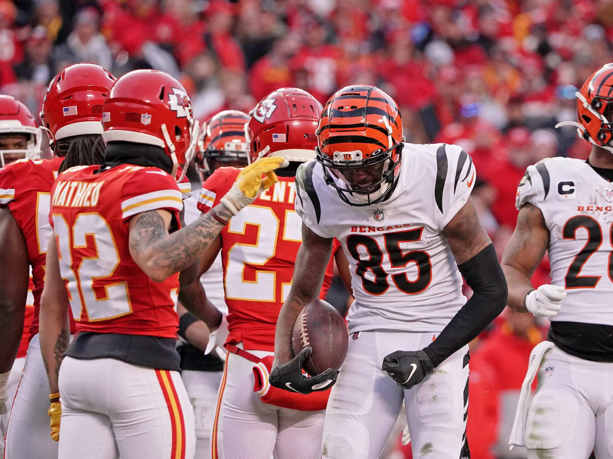 How Cincinnati Bengals Tee Higgins Made it to Super Bowl LVI in Photos -  Sports Illustrated Clemson Tigers News, Analysis and More