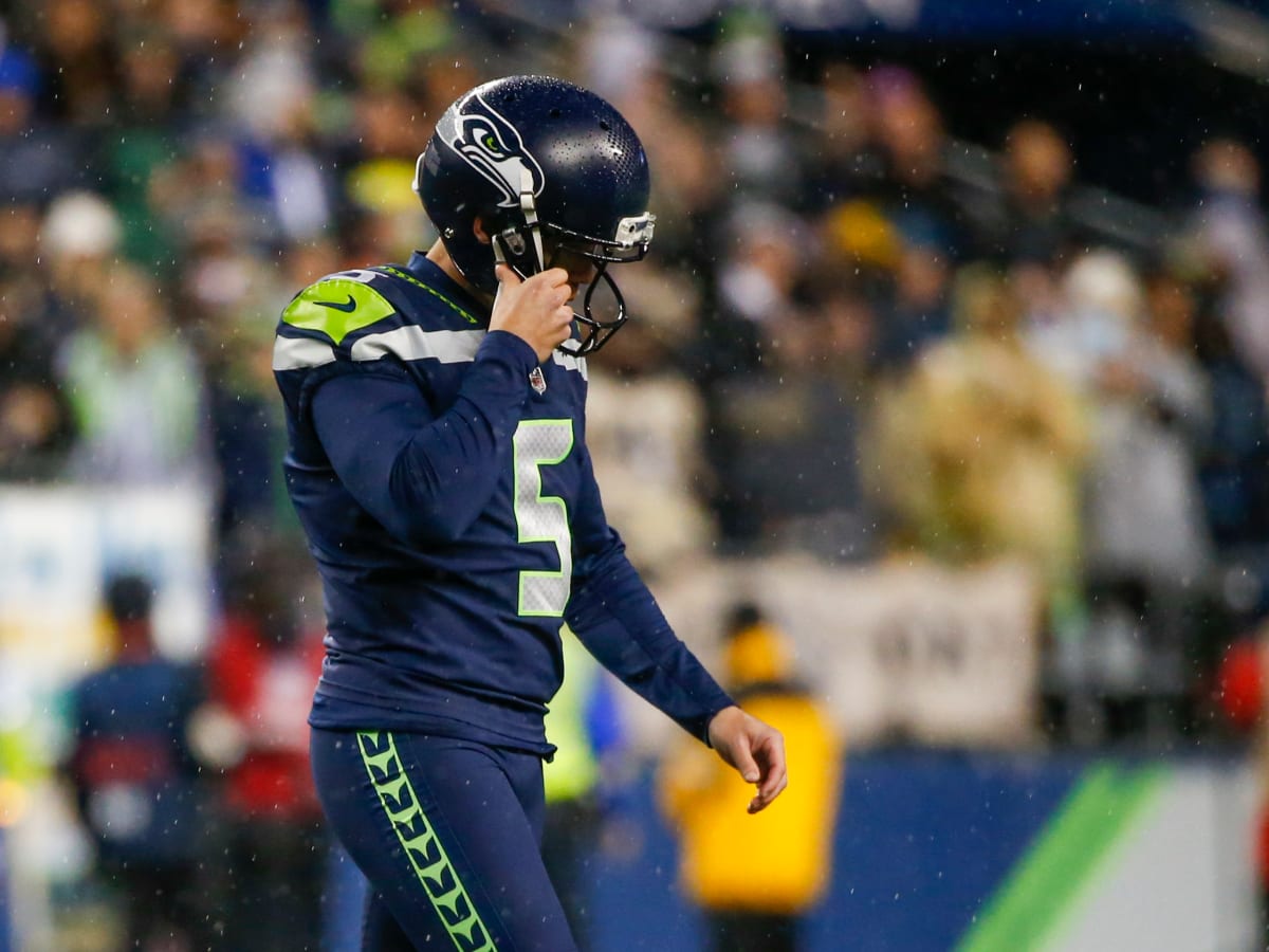 Chicago Bears kicker Cairo Santos (2) talks with Seattle Seahawks kicker  Jason Myers (5) before an NFL football game, Thursday, Aug. 18, 2022, in  Seattle. (AP Photo/Caean Couto Stock Photo - Alamy