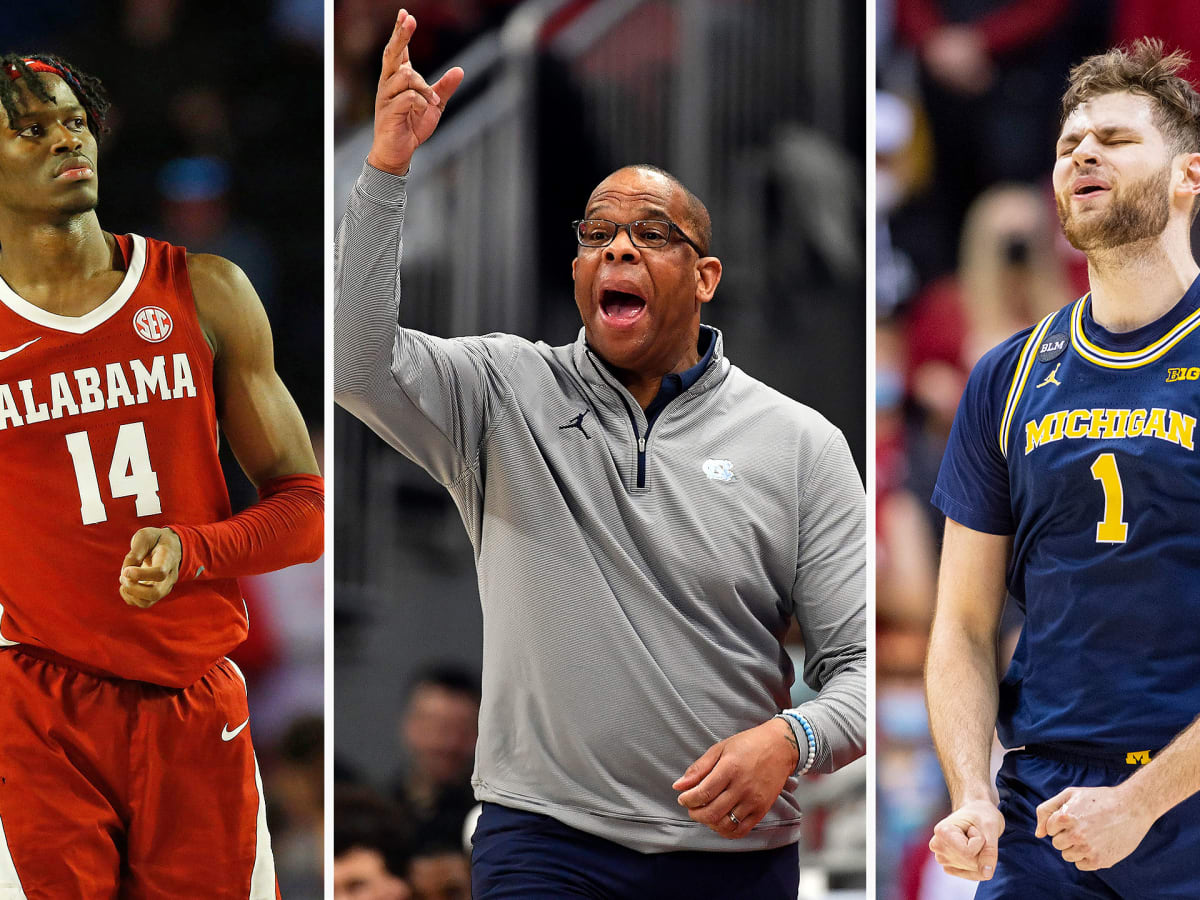 Insider: What do college basketball coaches focus on during timeouts?