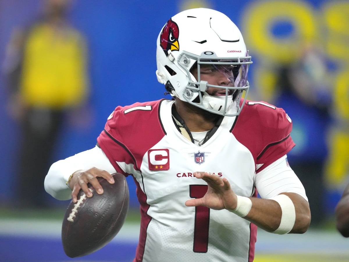 No, Arizona Cardinals' Kyler Murray wasn't wearing a sports bra before  Denver Broncos game