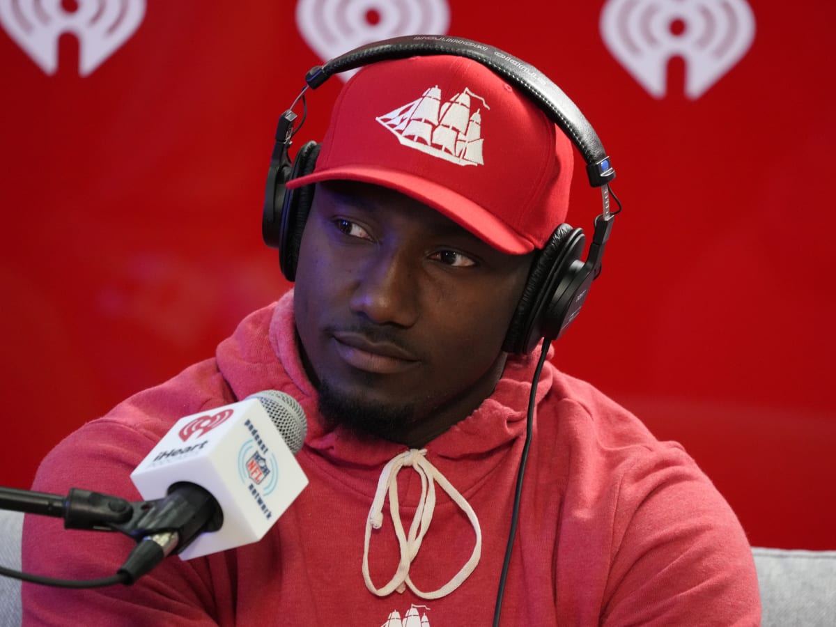 Ain't seen nothing like it” – Deebo Samuel reveals Kyle Shanahan's