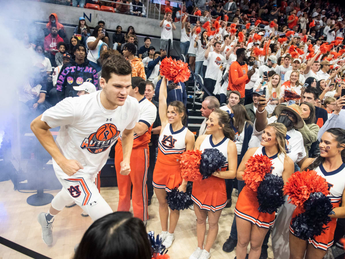 NBAAllStar on X: Earning his 1st #JordanRisingStars selection Walker  Kessler of the @utahjazz! @WalkerKessler13 was drafted as the 22nd overall  pick in the 2022 NBA Draft out of Auburn. See his highlights