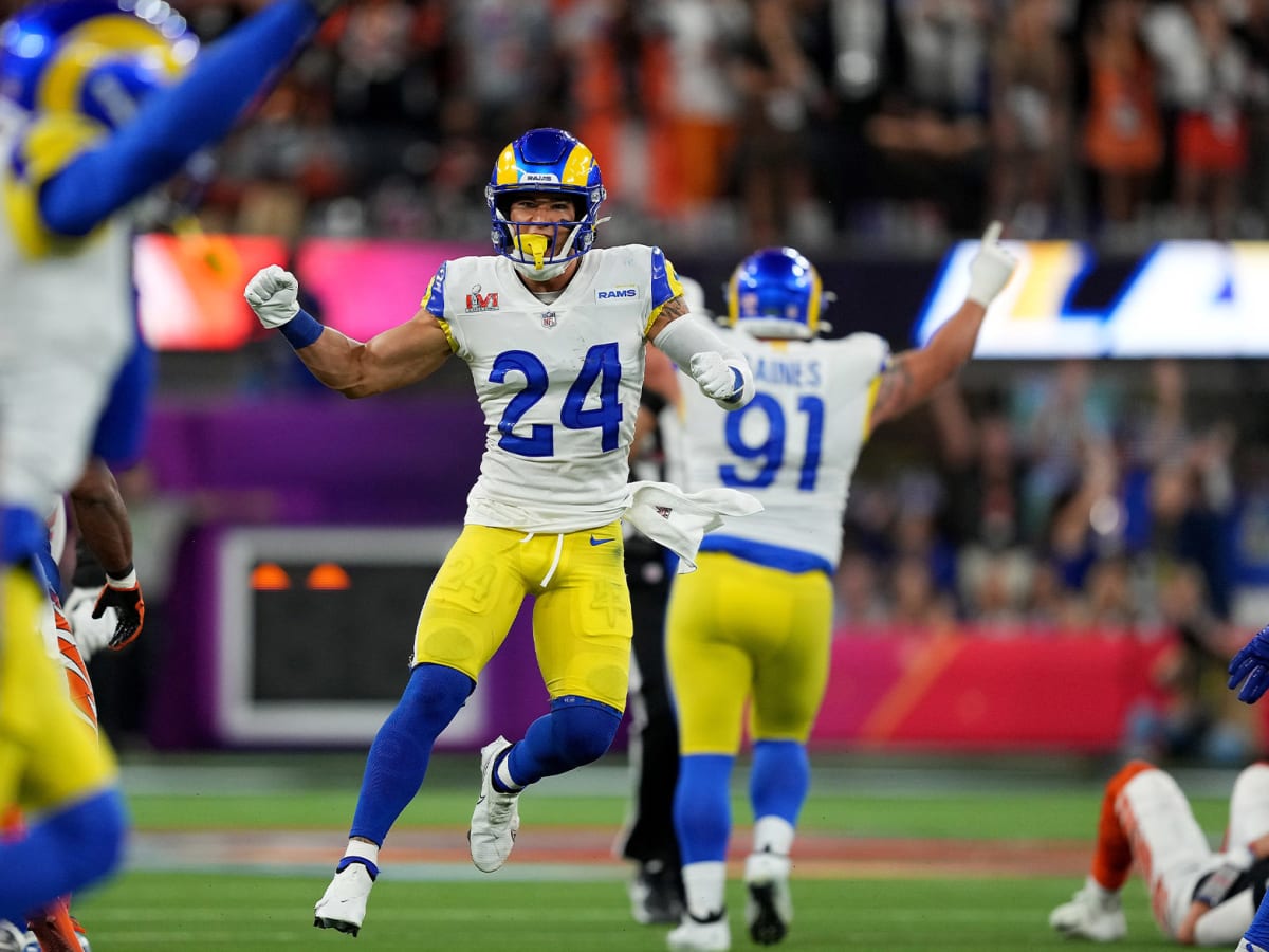 Instant Replay: Rams Safety Proposes To Girlfriend After Winning Super Bowl