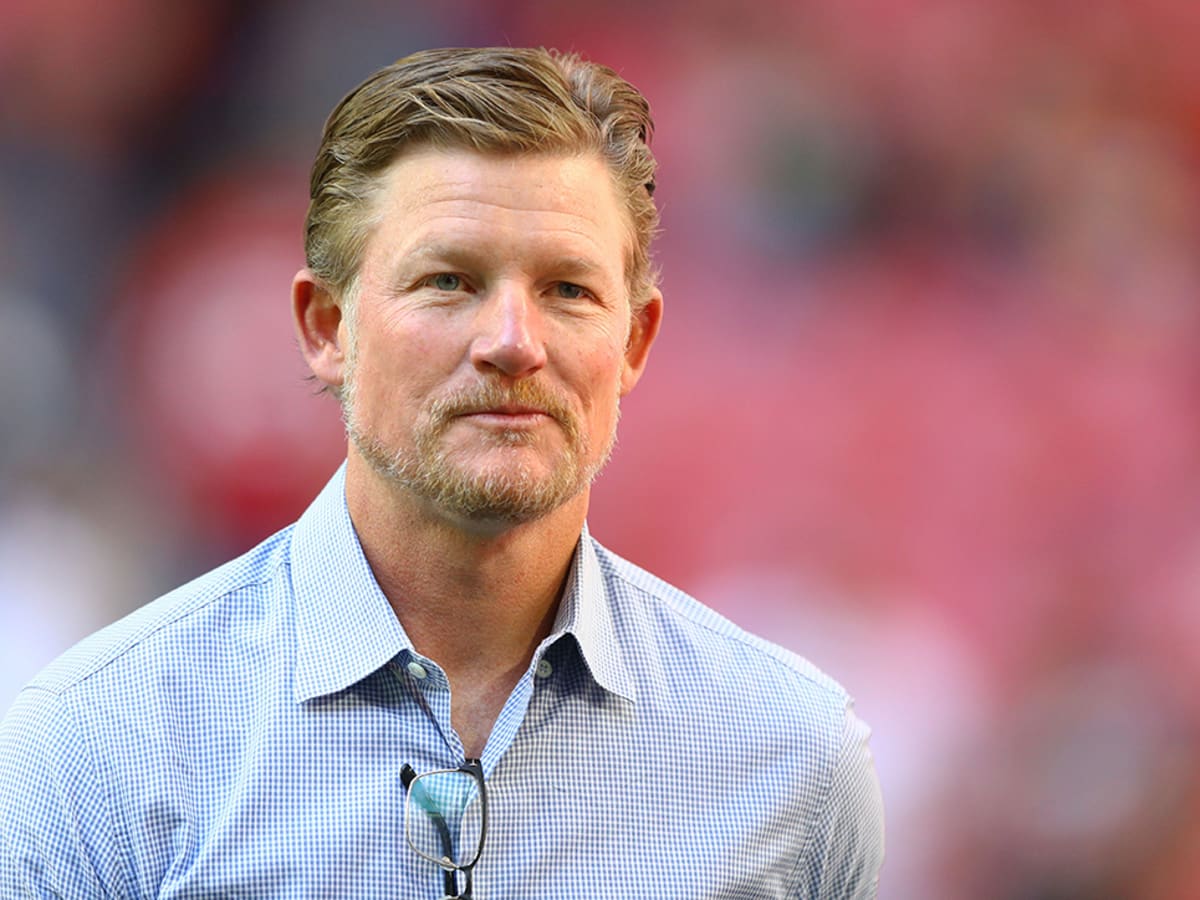Les Snead where shirt with his own meme to Rams Super Bowl parade - Sports  Illustrated