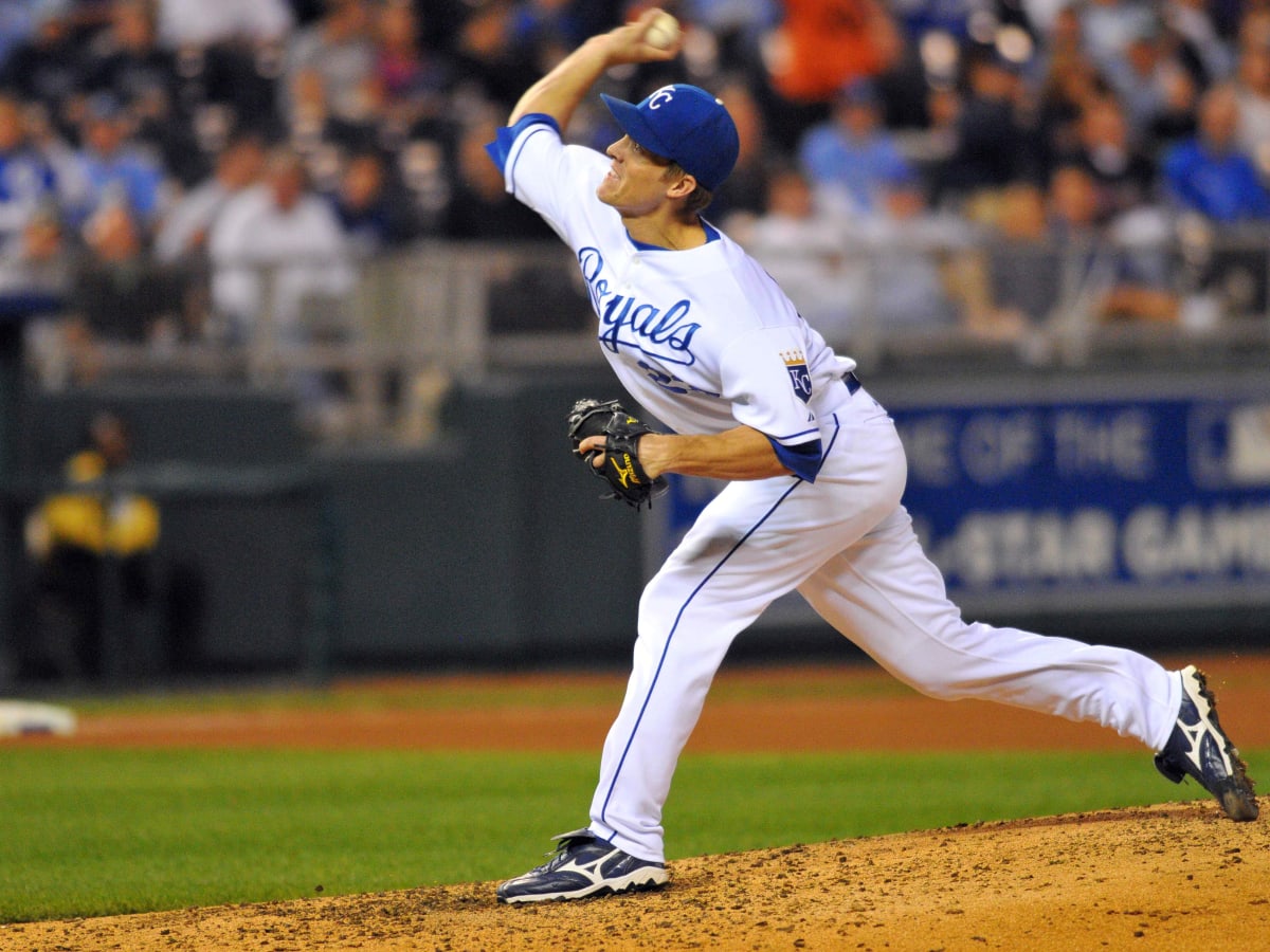 Zack Greinke reportedly re-signs with Royals on one-year contract, per  reports.