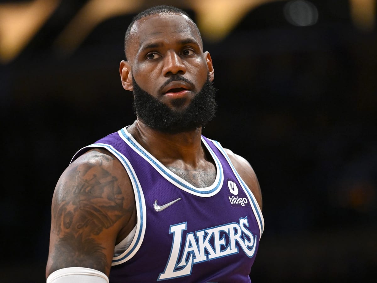 File:LeBron James Lakers.jpg - Wikipedia