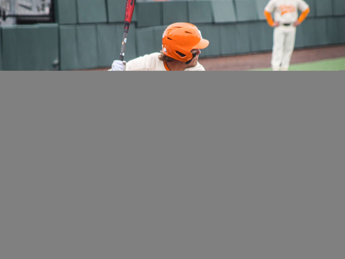 Tennessee Baseball on X: T5  Two more runs come in to score as the throw  from first squirts away from the catcher!  / X