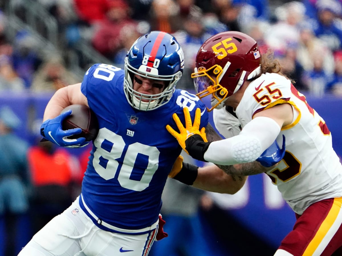 Inglewood, California, USA. 12th Dec, 2021. New York Giants tight end Kyle  Rudolph (80) celebrates after making a catch during the NFL game between  the Los Angeles Chargers and the New York