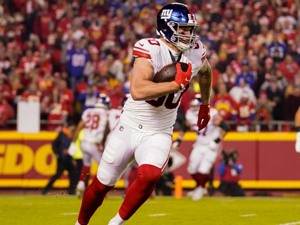 Inglewood, California, USA. 12th Dec, 2021. New York Giants tight end Kyle  Rudolph (80) celebrates after making a catch during the NFL game between  the Los Angeles Chargers and the New York