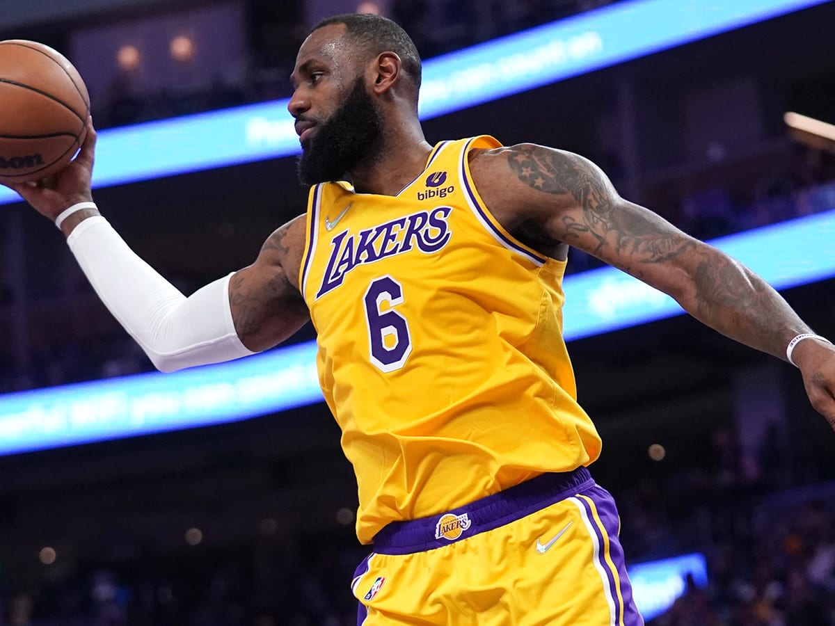 NBA: LeBron scores 25 as Lakers end three-game skid, beat Jazz