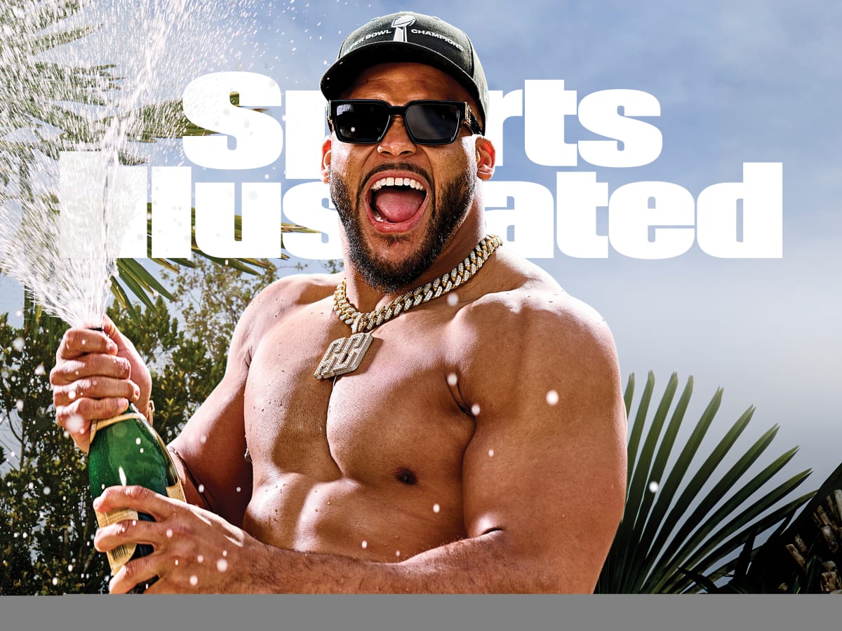 WATCH: Los Angeles Rams' Aaron Donald Encounters Comedy Legend in  Paramount+ Ad - Sports Illustrated LA Rams News, Analysis and More