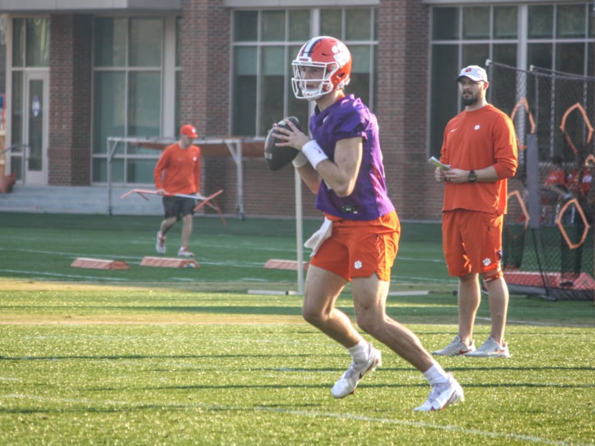 Swinney 'excited' about bulked-up Klubnik, 'very similar' to Watson