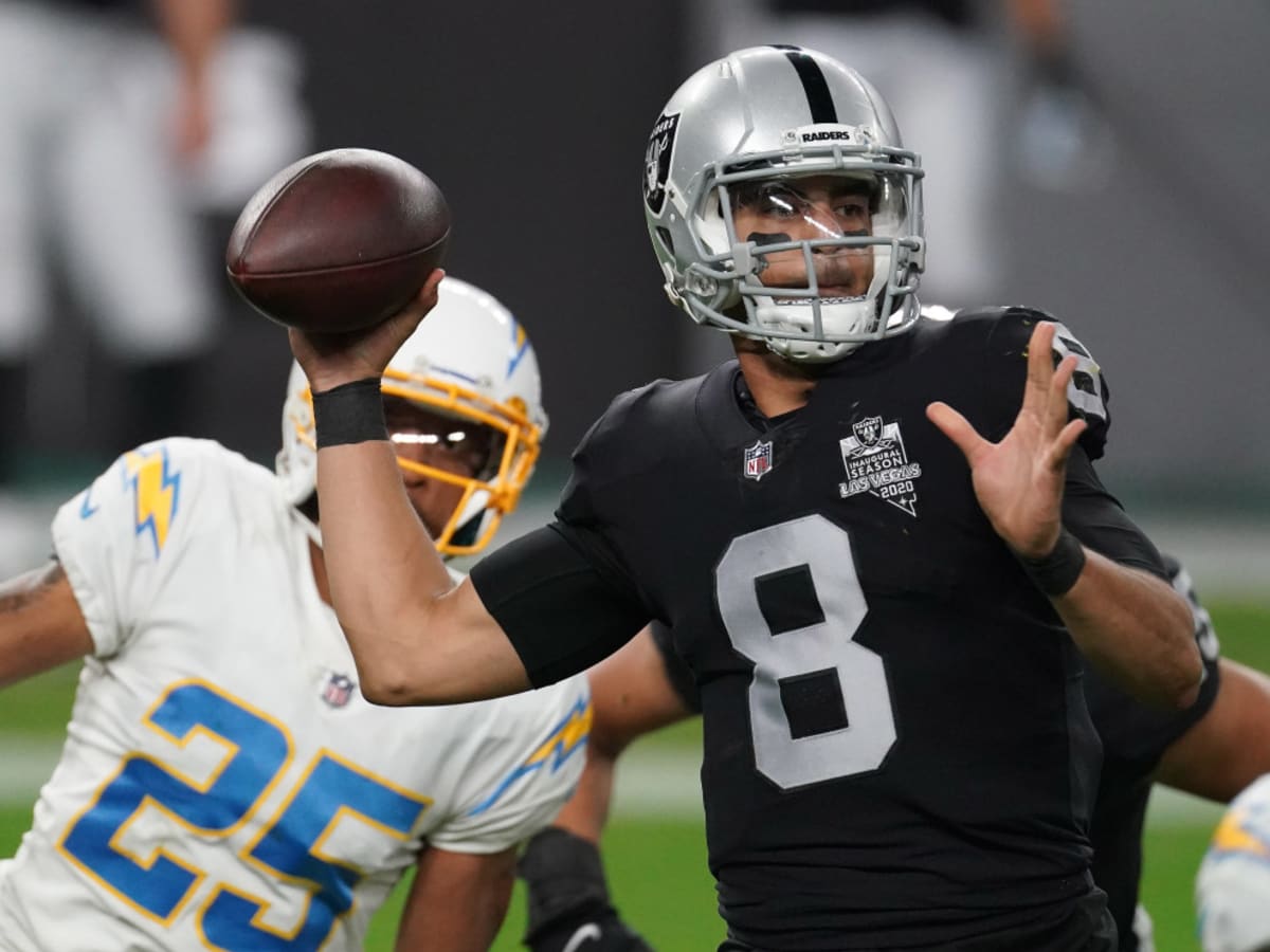 Raiders QBs Derek Carr, Marcus Mariota spotted together in Las Vegas