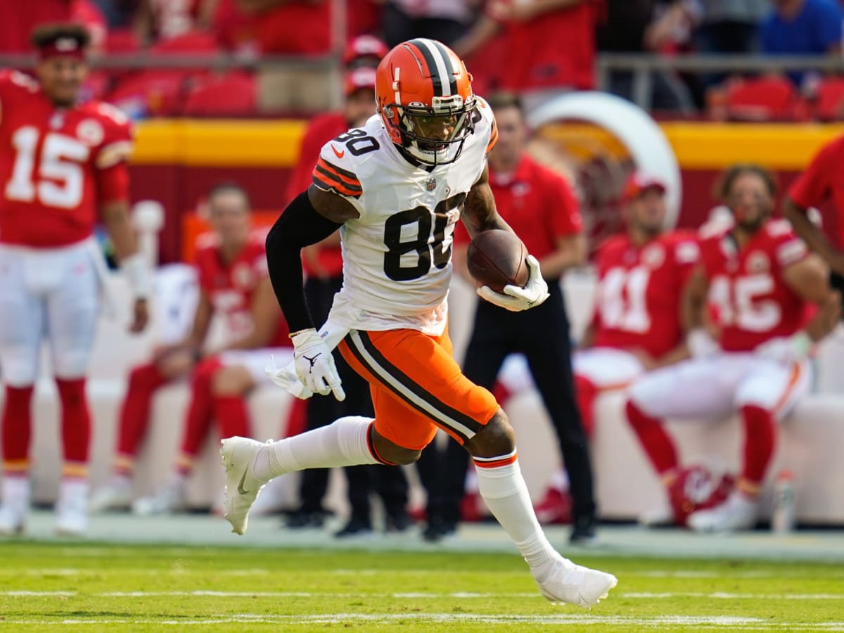 The Browns are trading for Amari Cooper parting ways with Jarvis