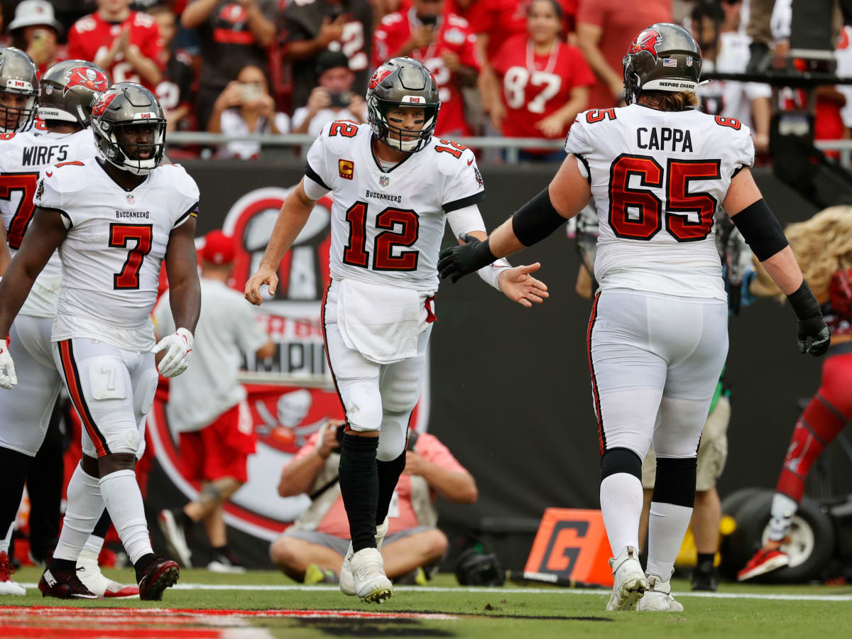 Alex Cappa, Buccaneers free agent guard, to join Cincinnati Bengals