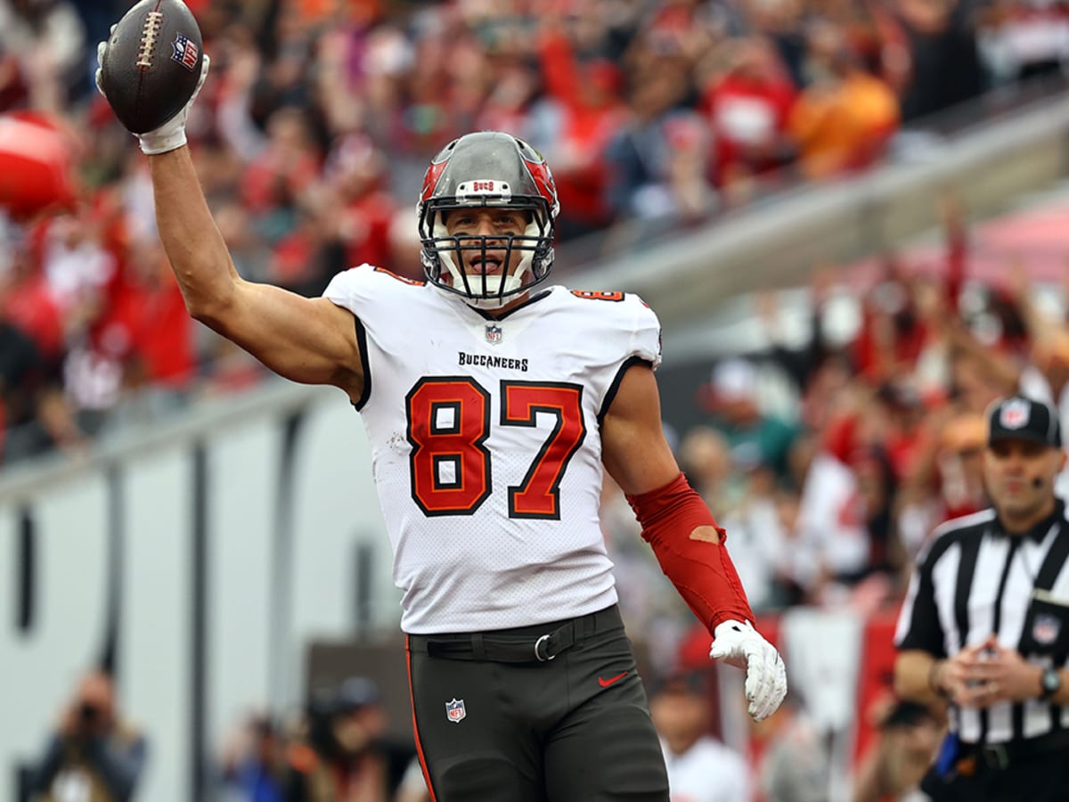 Rob Gronkowski contacted Bucs last month about possible return - West  Hawaii Today