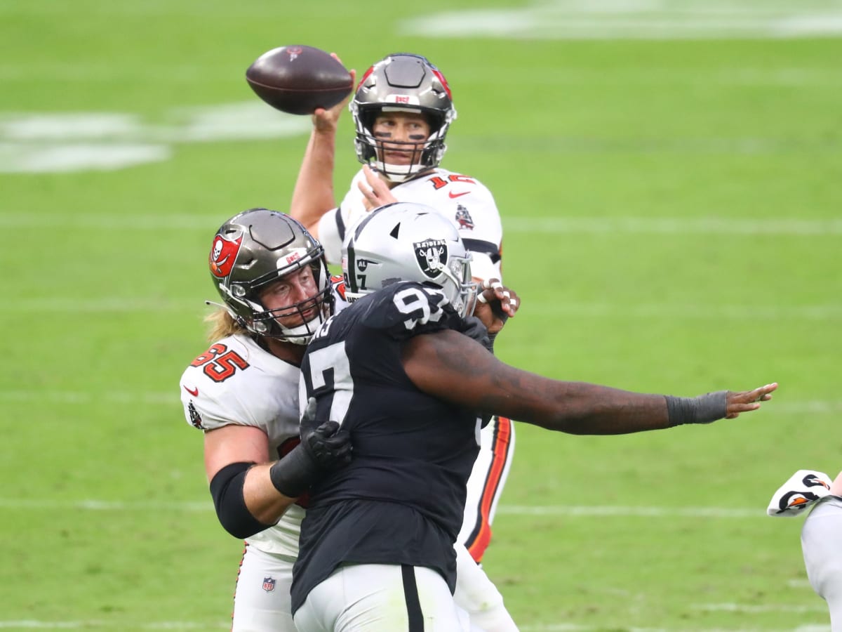 REPORT: Bengals set to sign former Bucs offensive lineman Alex Cappa