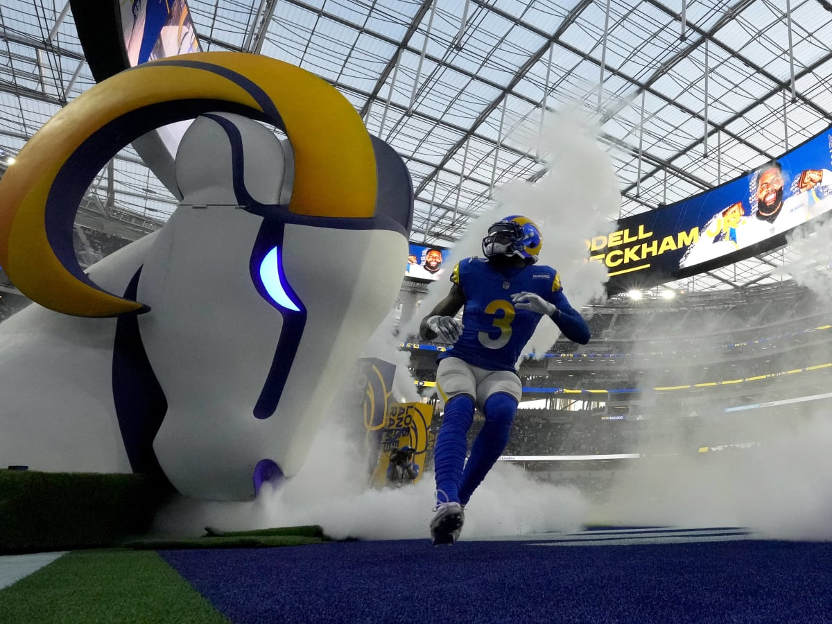 LA Rams – Player Entrance