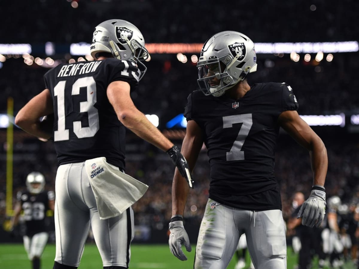 Raiders' Zay Jones reveals why he changed his jersey to No. 7