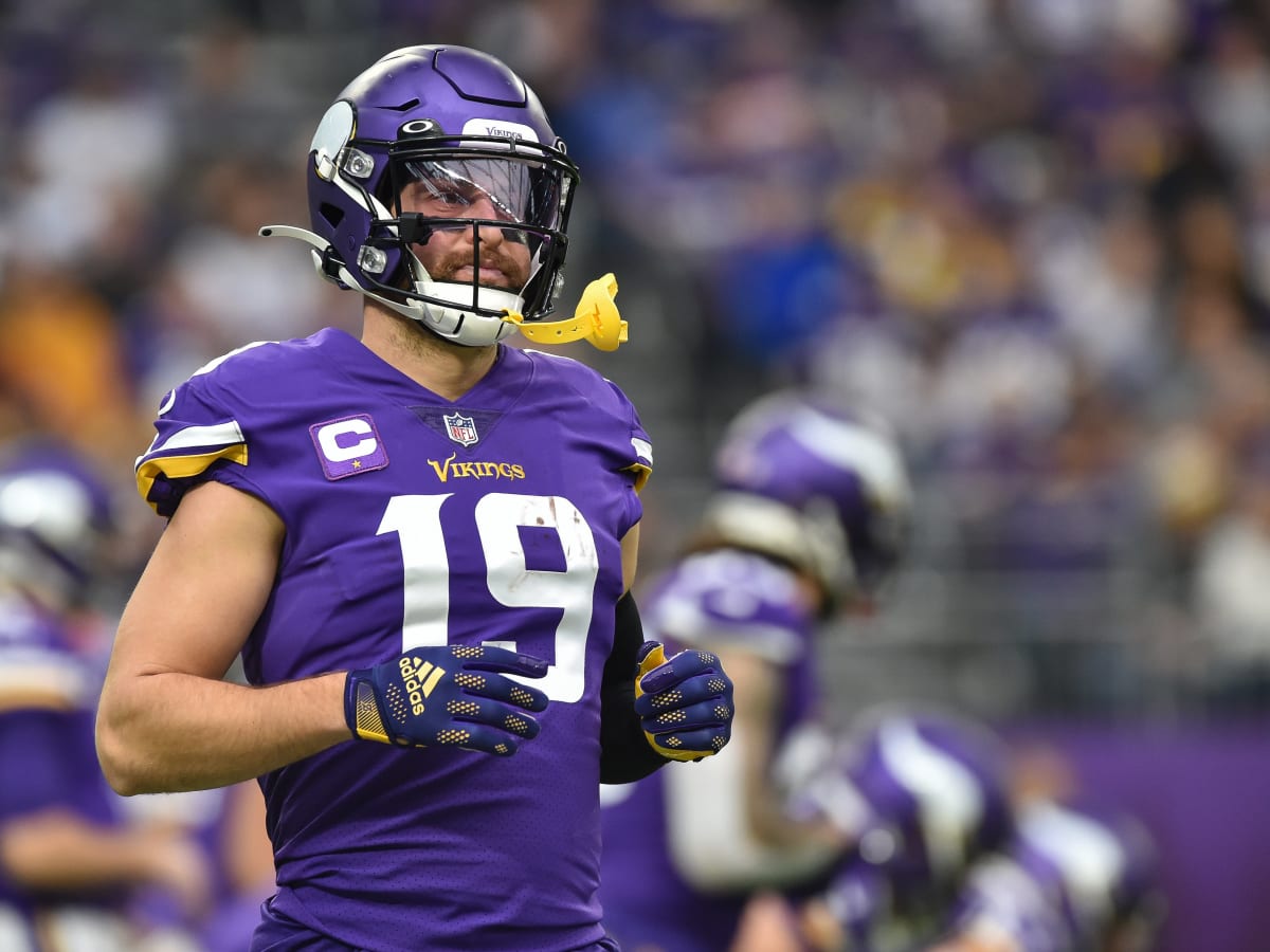 Vikings Cut Thielen, 49ers Land Seven Comp Picks, Dolphins Restructuring  Hill's Deal, and Other NFL Bullets - Bleacher Nation