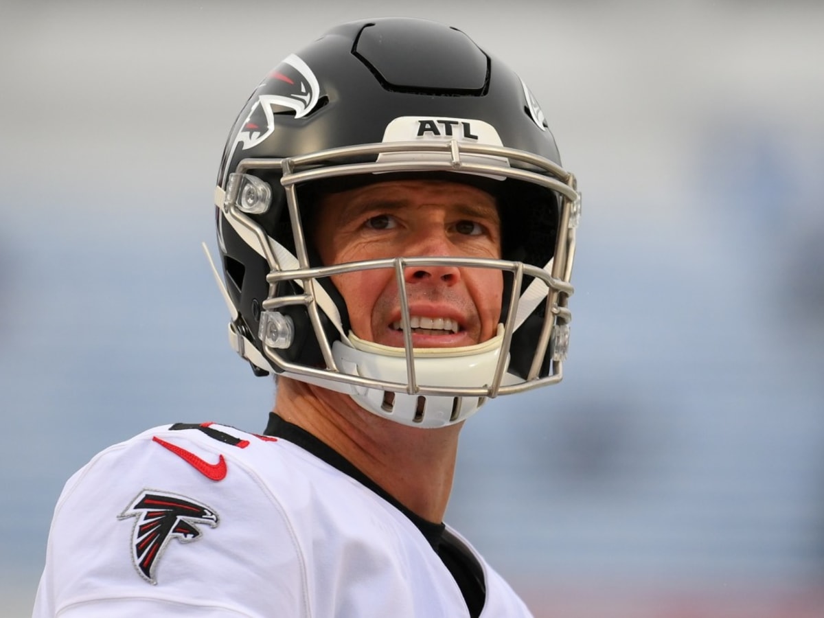 Matt Ryan's hand bleeds profusely during Falcons-Panthers game