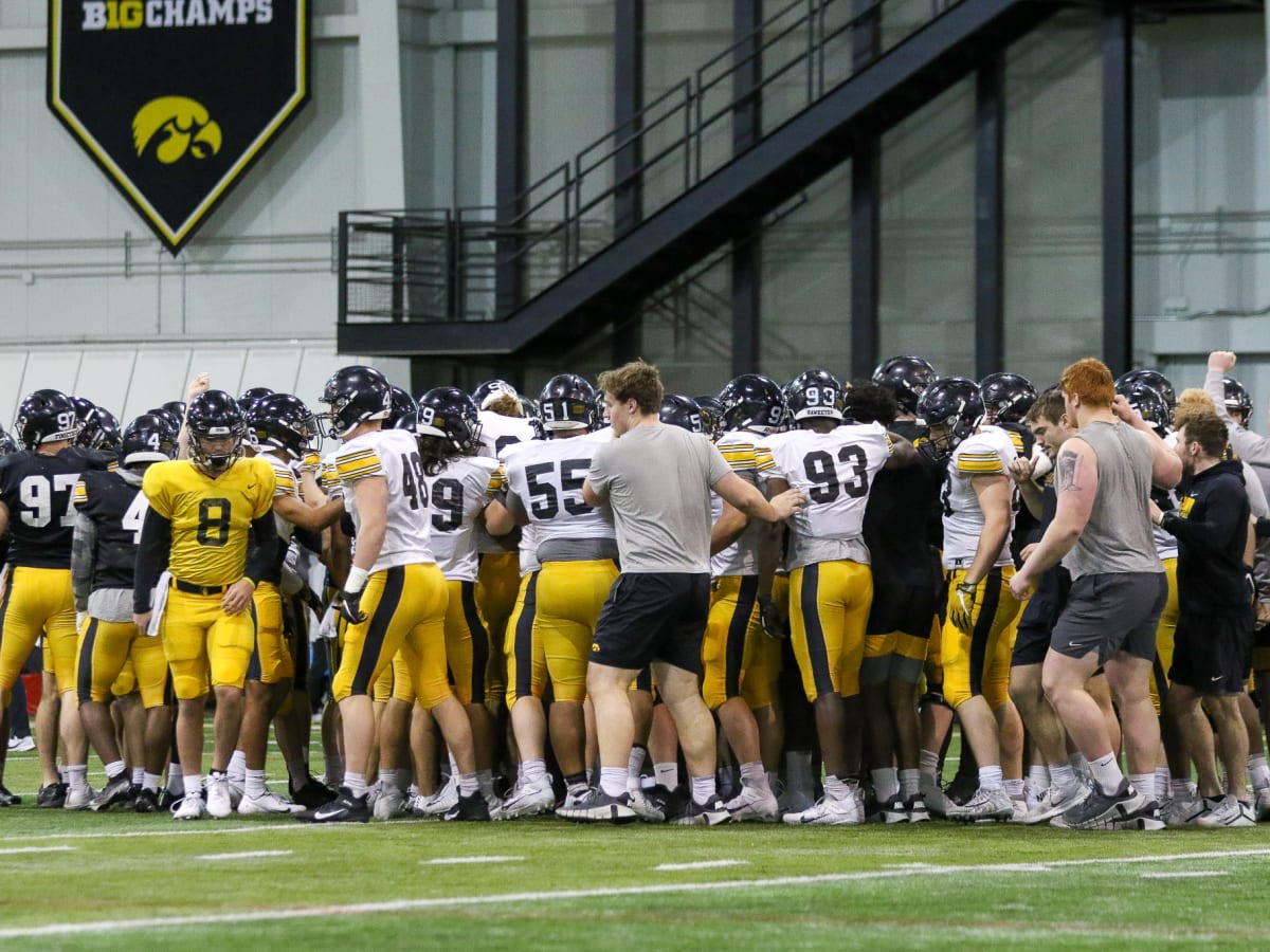 Iowa Football: Two Hawkeyes' kickoffs reportedly slated for Peacock