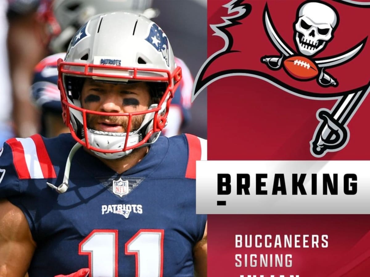 julian edelman buccaneers 2022