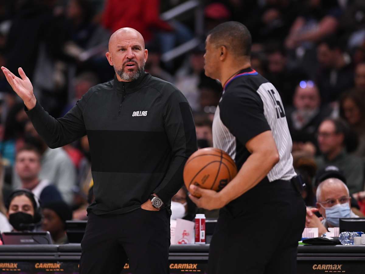 Dallas Mavericks coach Jason Kidd runs girls basketball team with