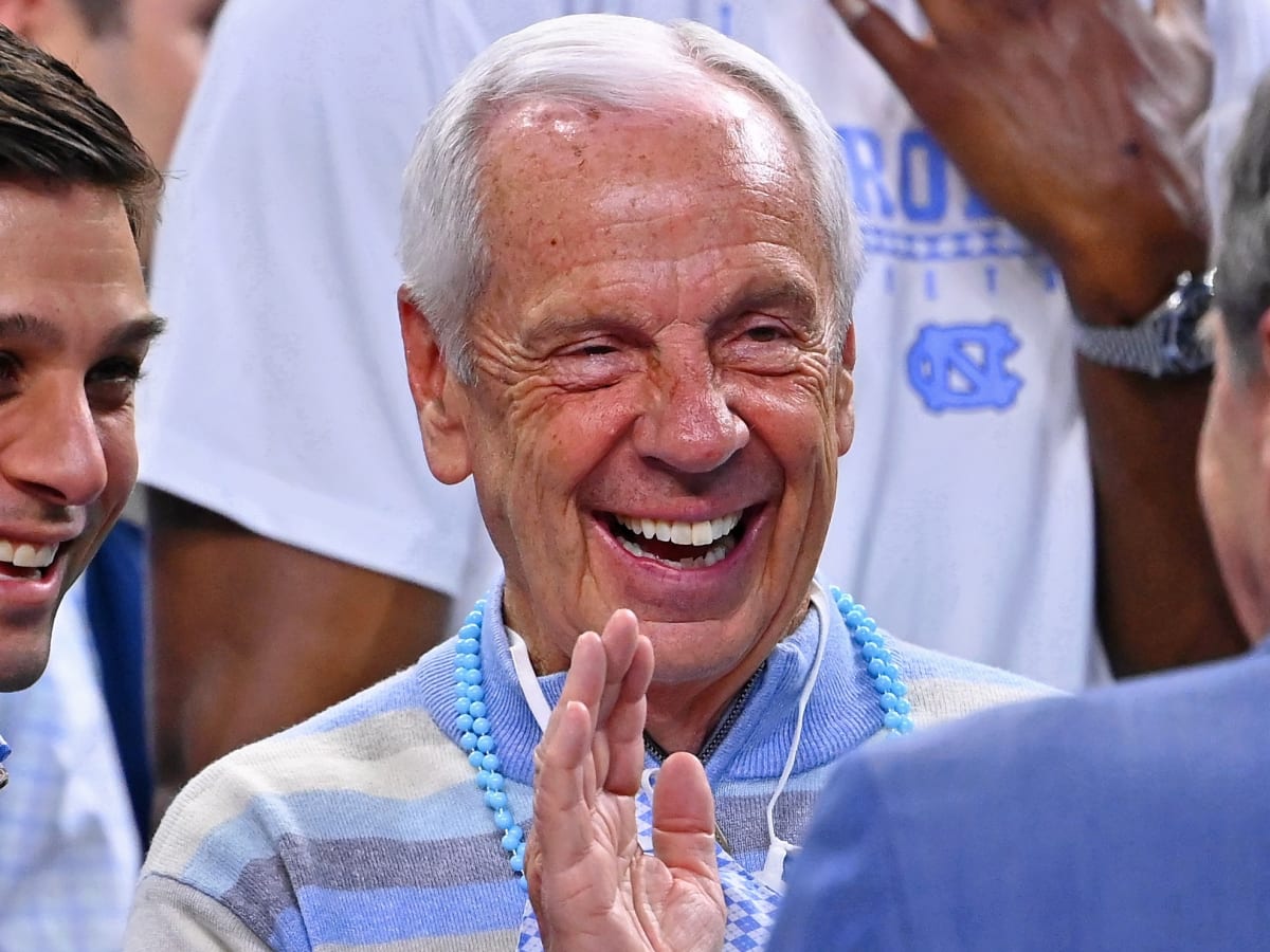 Roy Williams denies academic claims by former UNC hoops star