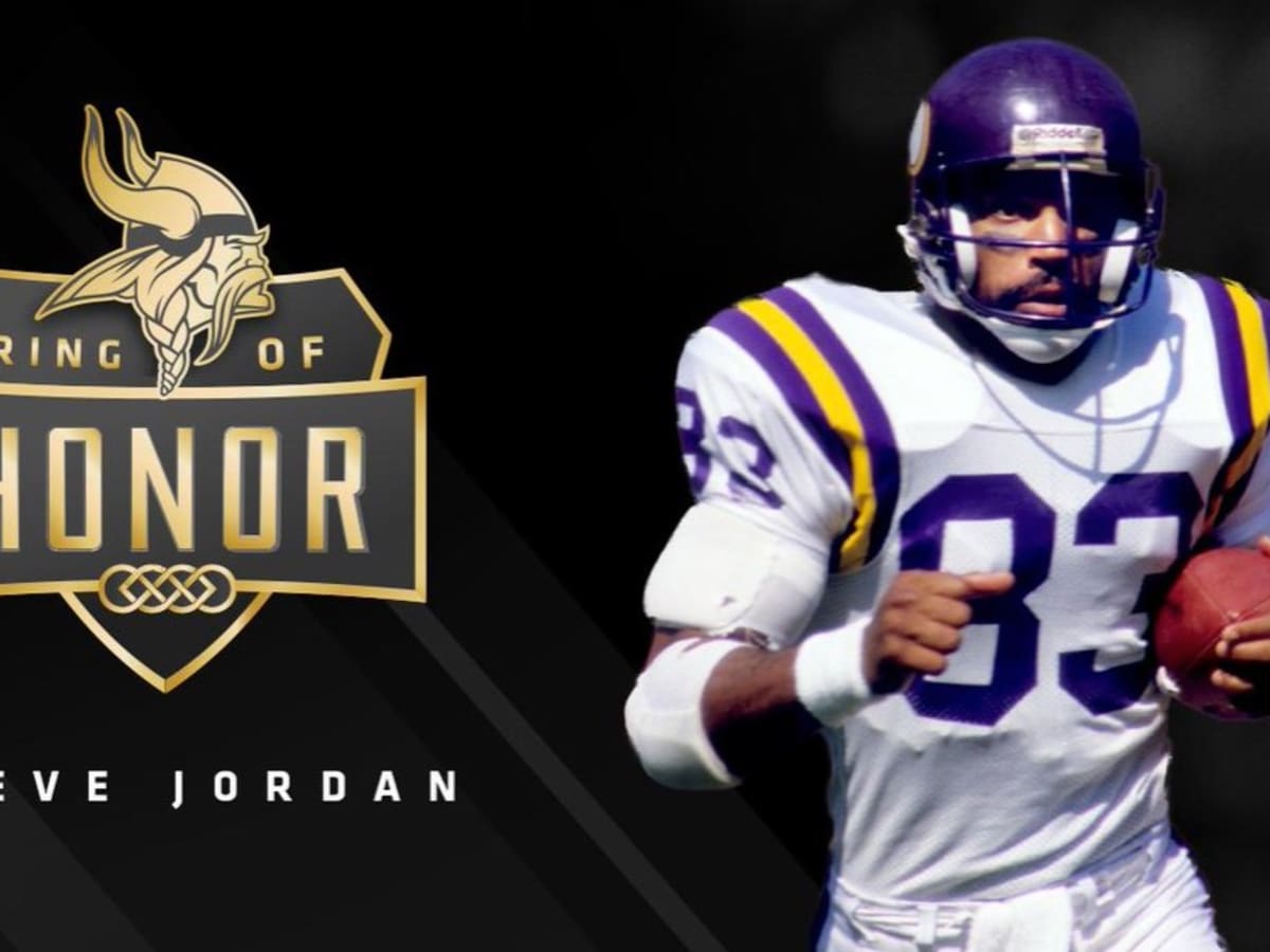 Vikings to induct Randy Moss, Ahmad Rashad into ring of honor