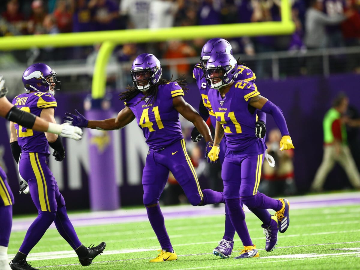 Vikings win snoozer over Washington to improve to 6-2 - Bring Me