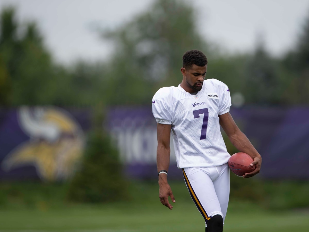 Baltimore Ravens trade kicker Kaare Vedvik to Minnesota Vikings 